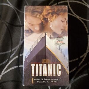 Winner of 2 academy awards Titanic 2 VHS cassettes